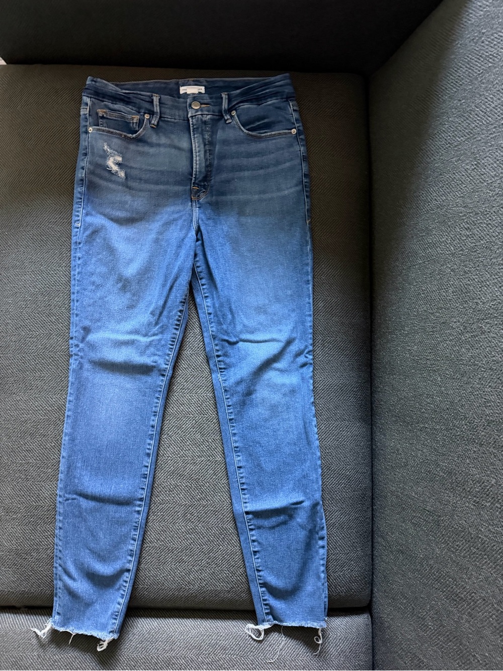 Good American Medium Blue Skinny Jeans with Raw Hem